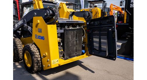 Мини-погрузчик XCMG SV790RU 3 Мини-погрузчик XCMG SV790RU